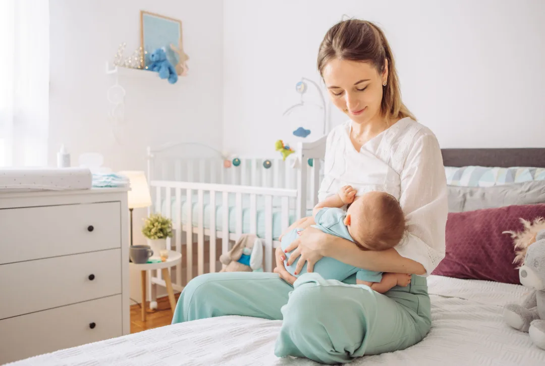 breastfeeding mom (2)