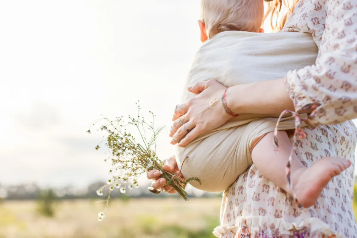 The Benefits of Babywearing