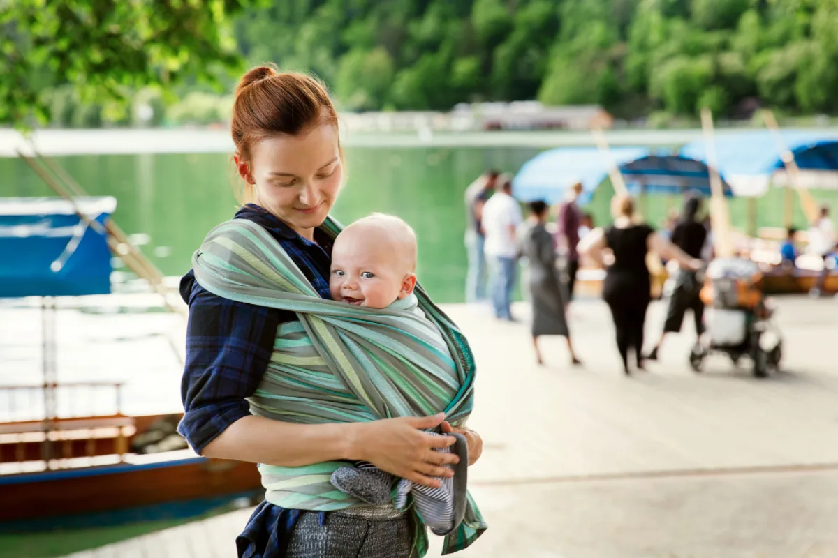 The Benefits of Babywearing