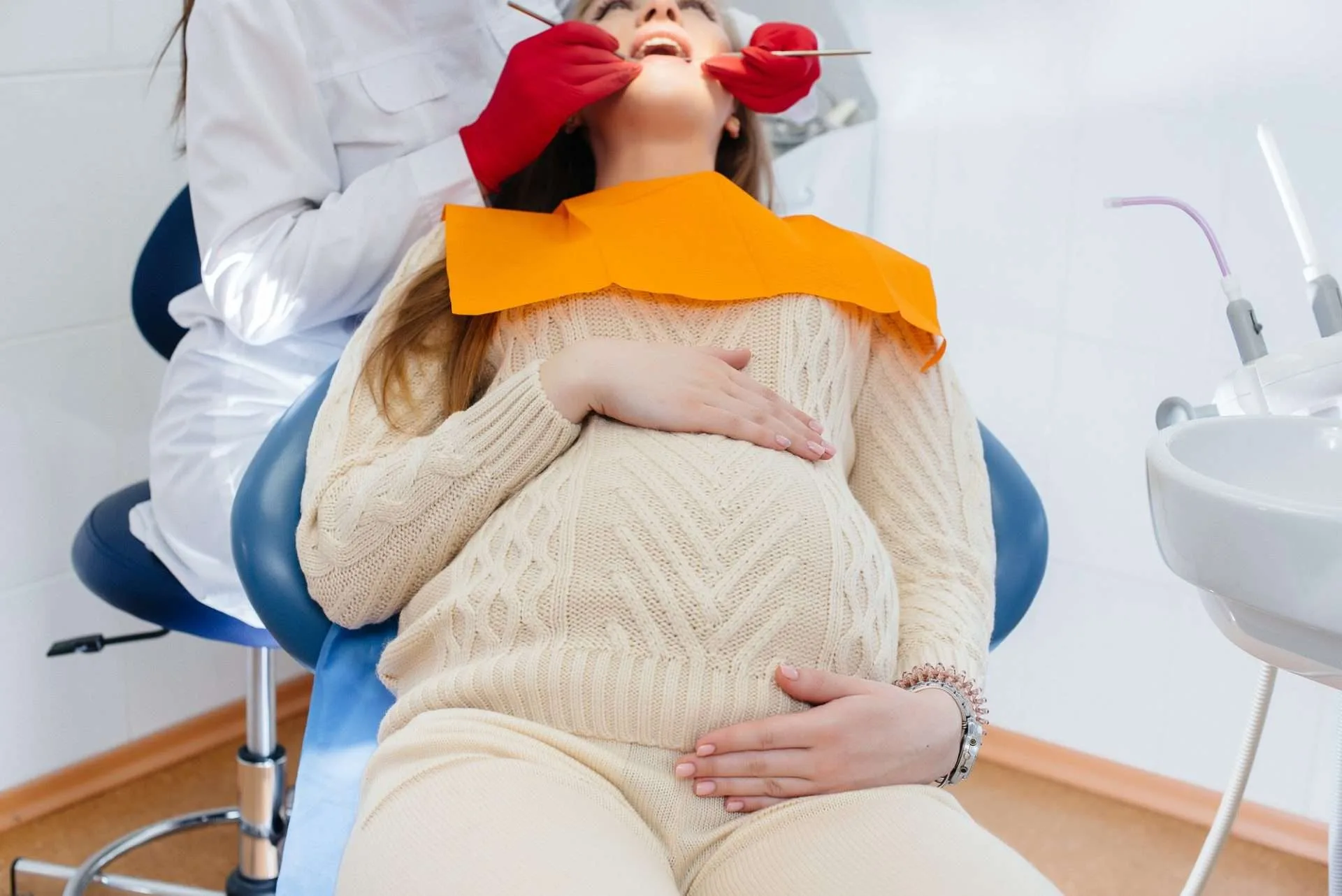 pregnant woman at dentist